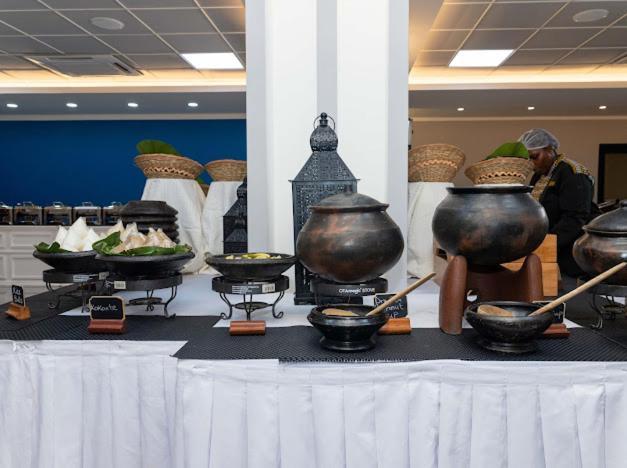 Oak Plaza Hotels East Airport Accra Exterior photo