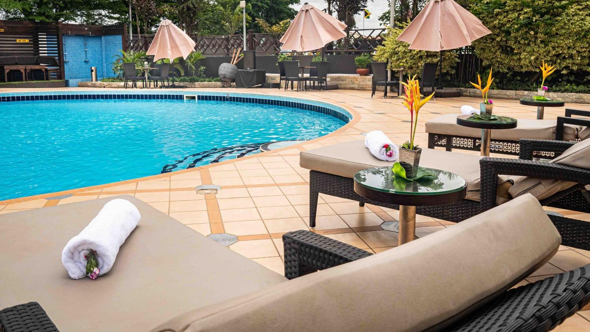 Oak Plaza Hotels East Airport Accra Exterior photo